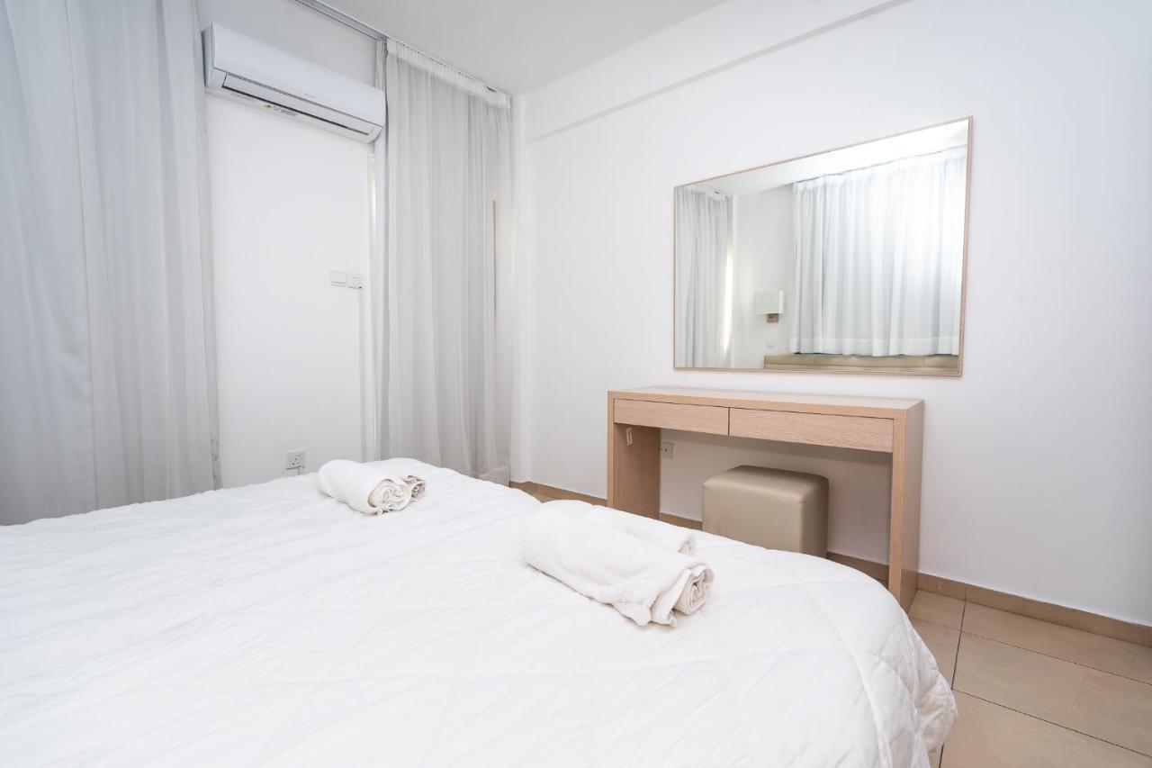 Flora Hotel Apartments 普罗塔拉斯 外观 照片