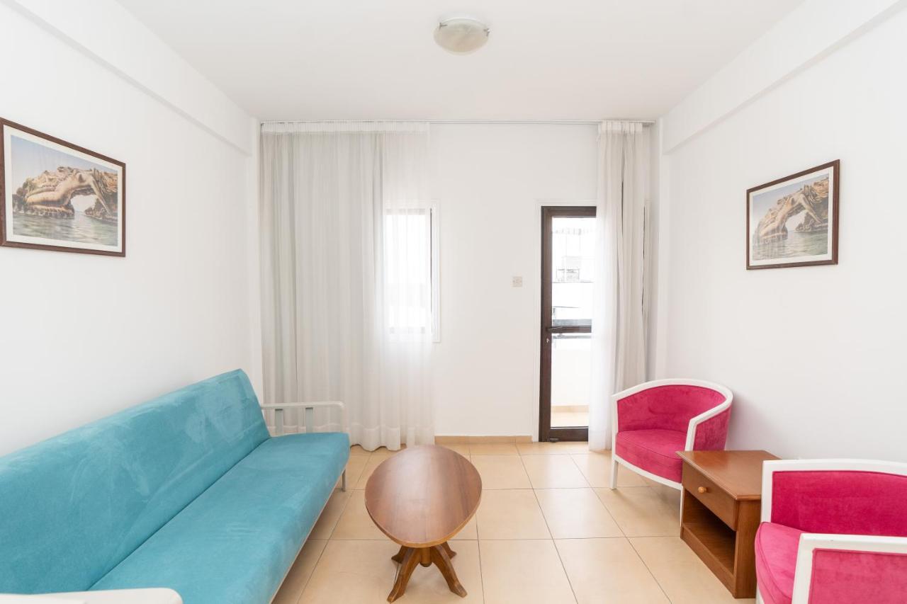 Flora Hotel Apartments 普罗塔拉斯 外观 照片